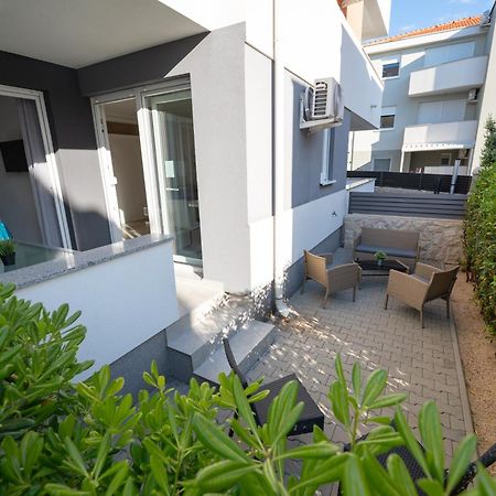 Relax Apartments Novalja Bagian luar foto