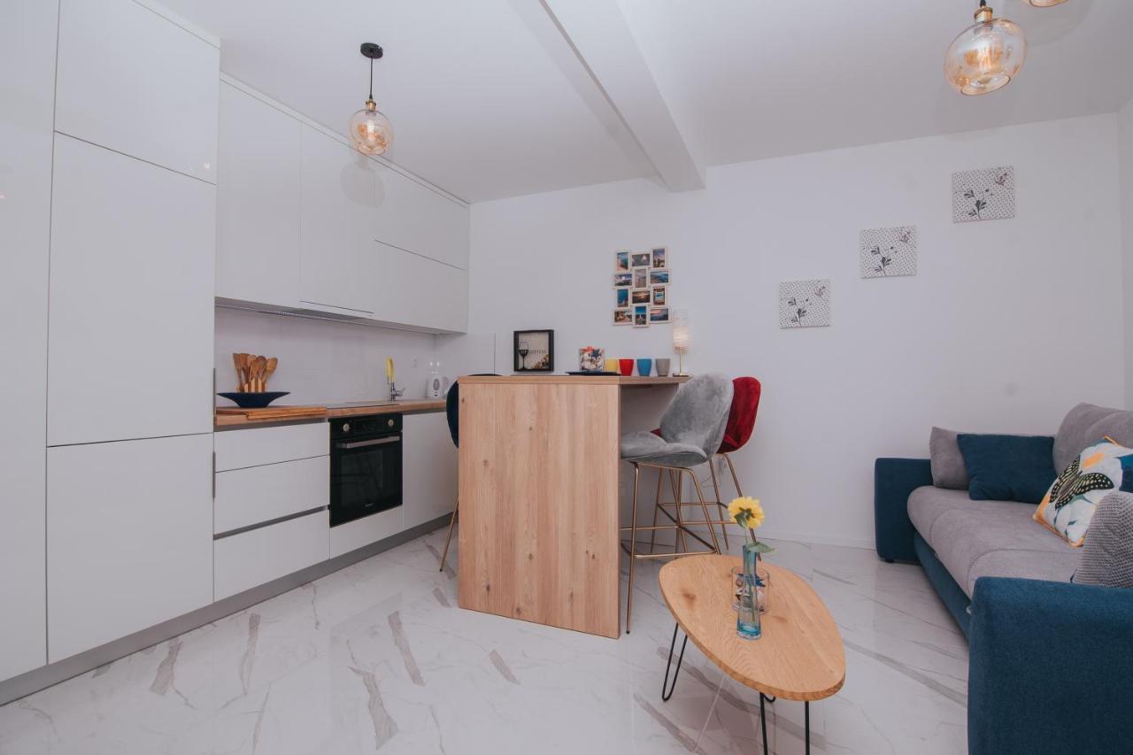 Relax Apartments Novalja Bagian luar foto