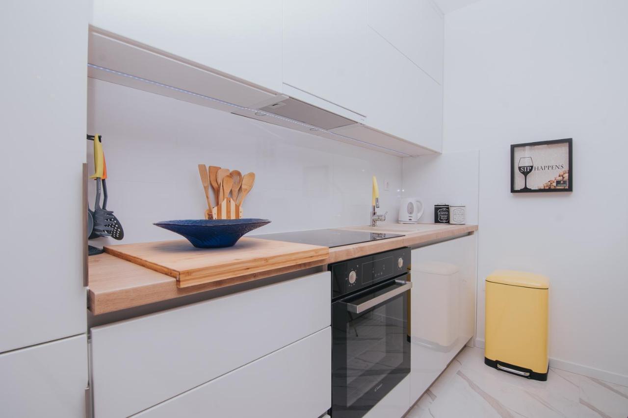 Relax Apartments Novalja Bagian luar foto