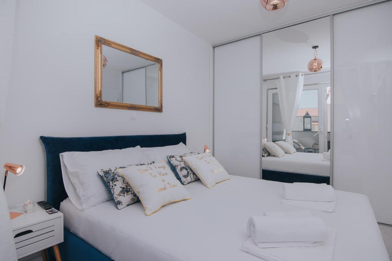 Relax Apartments Novalja Bagian luar foto