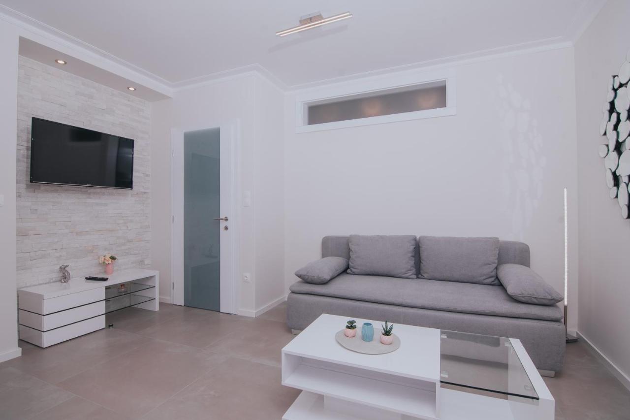 Relax Apartments Novalja Bagian luar foto