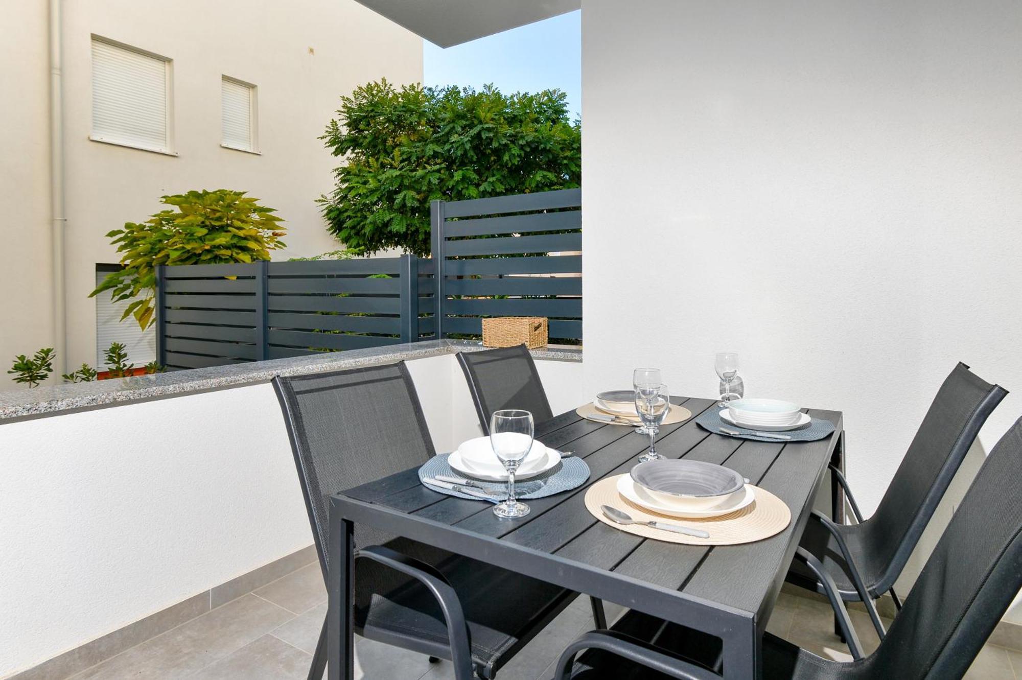 Relax Apartments Novalja Bagian luar foto
