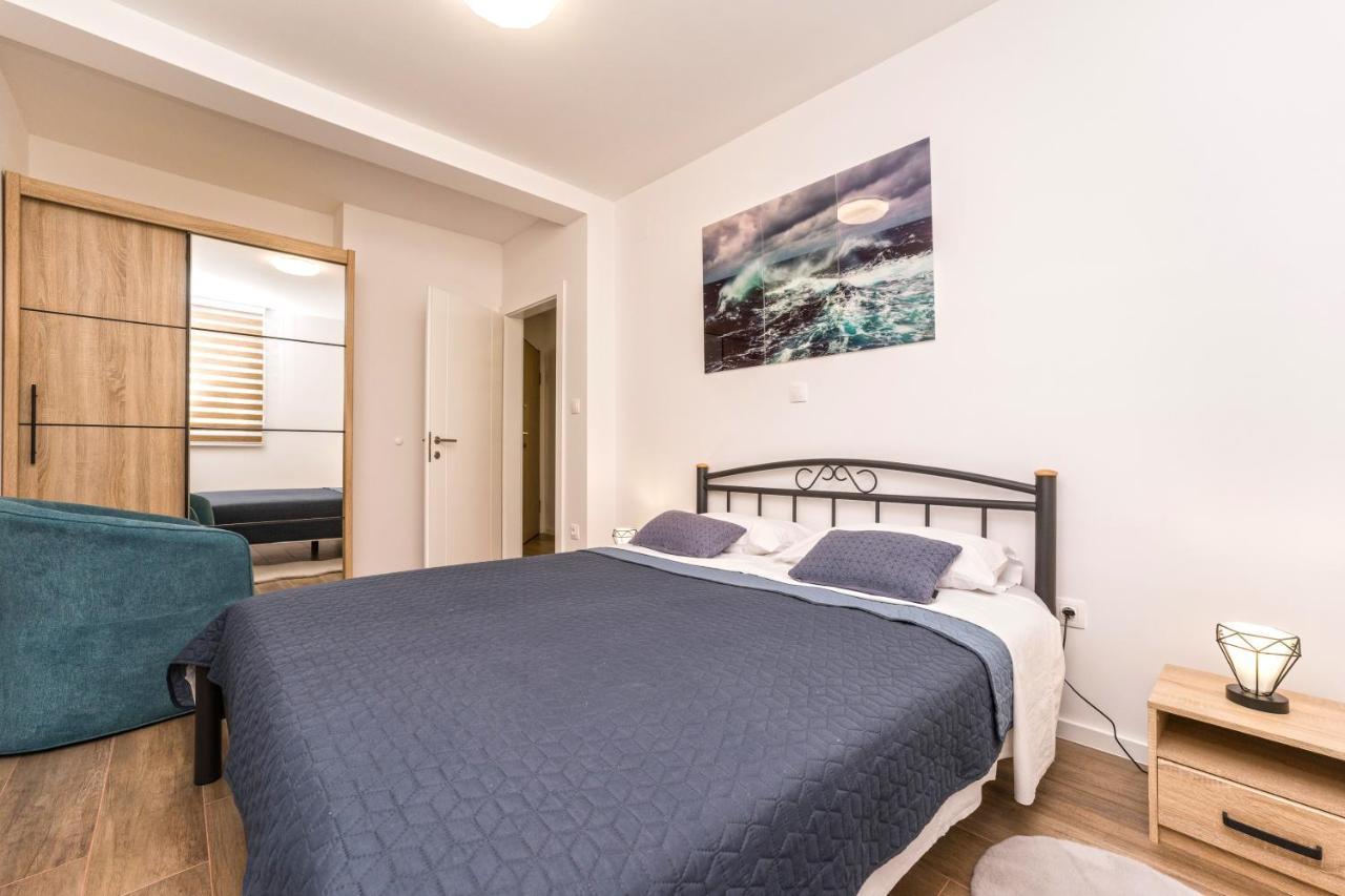 Relax Apartments Novalja Bagian luar foto