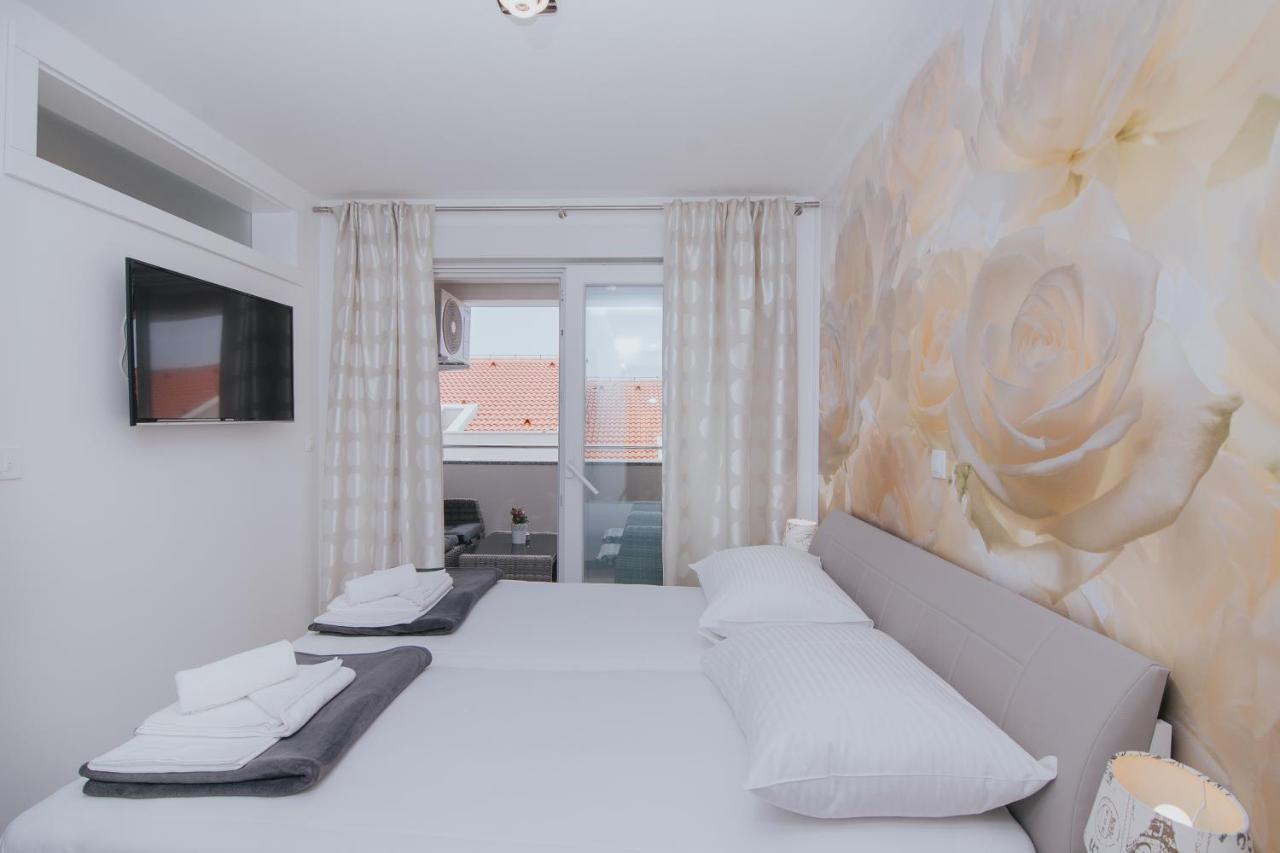 Relax Apartments Novalja Bagian luar foto