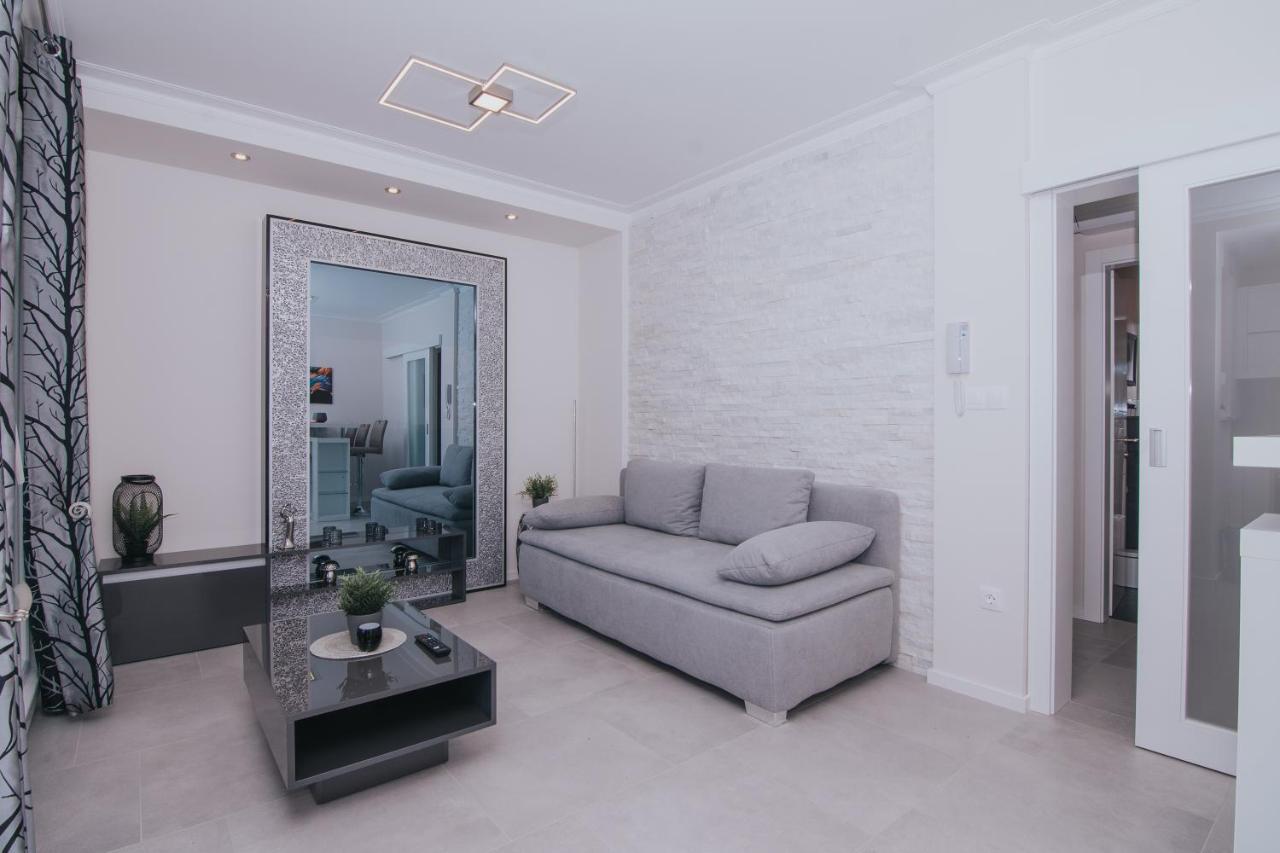 Relax Apartments Novalja Bagian luar foto