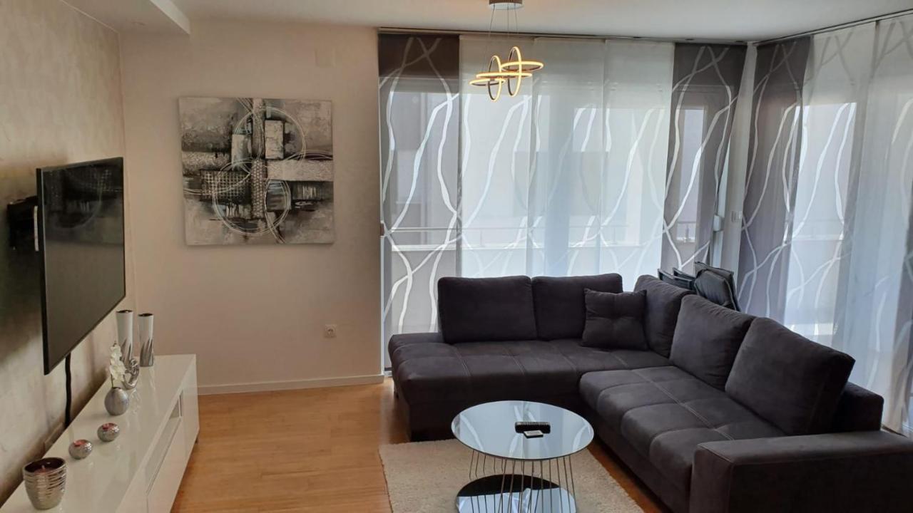 Relax Apartments Novalja Bagian luar foto