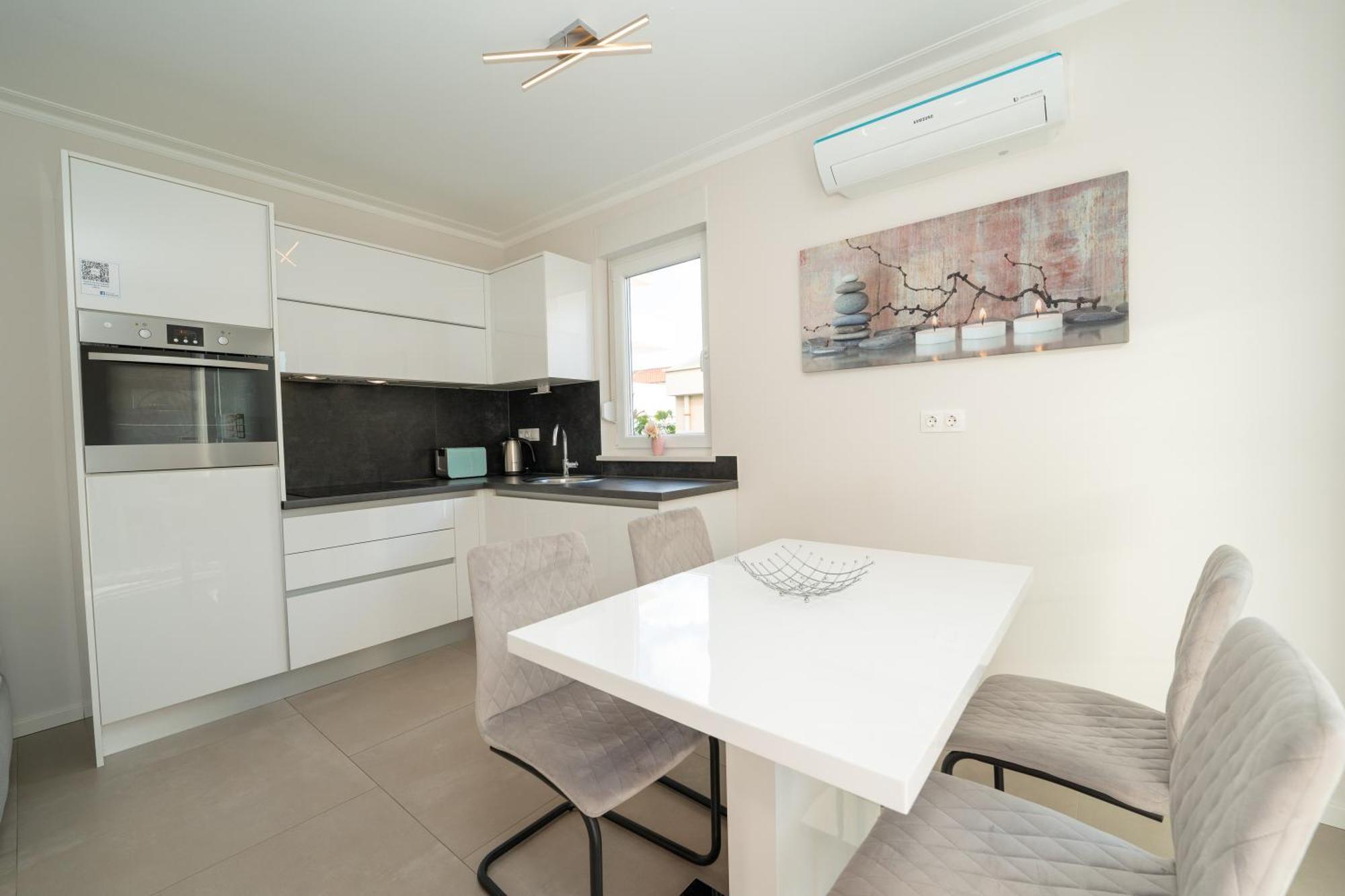 Relax Apartments Novalja Bagian luar foto