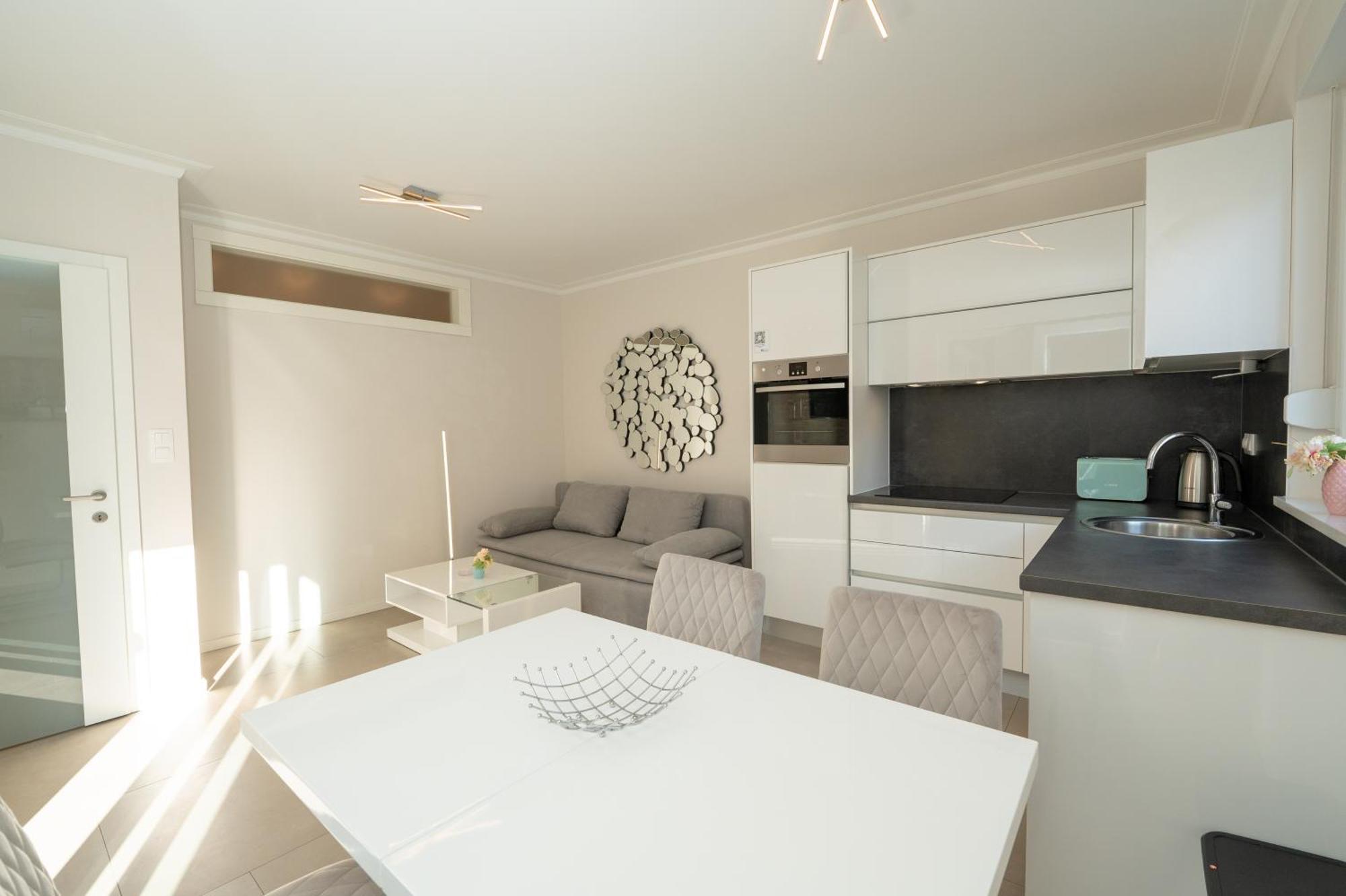Relax Apartments Novalja Bagian luar foto