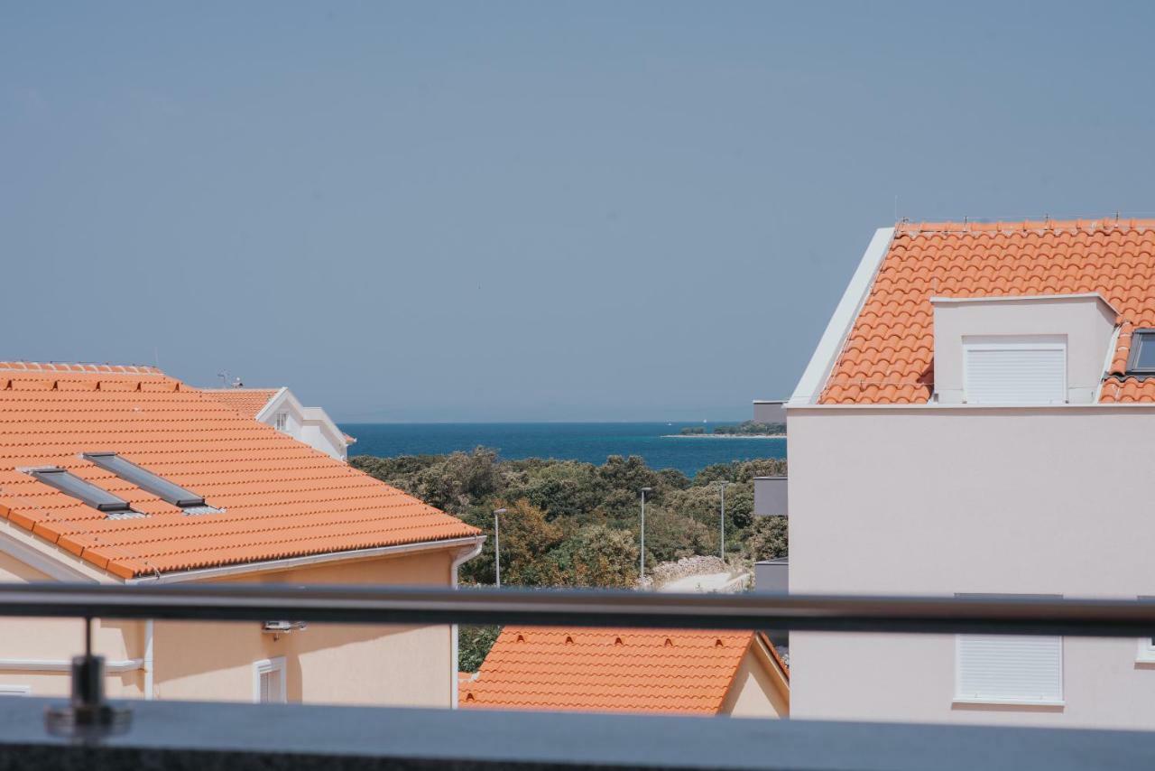 Relax Apartments Novalja Bagian luar foto