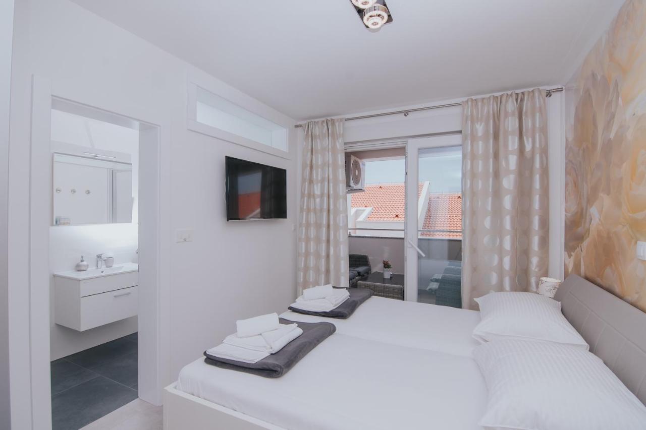 Relax Apartments Novalja Bagian luar foto